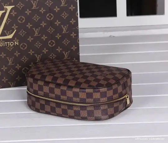 Official oldcobbler BAG LOUIS VUITTON TOILETRY 0701